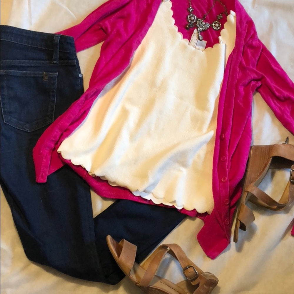 3/$10 White scalloped tank top